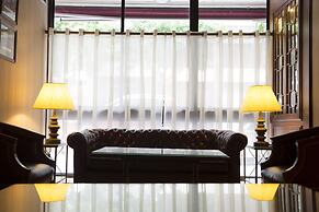 Mayflower Hotel