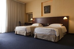 Mayflower Hotel