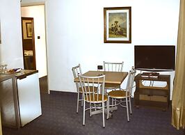 Mayflower Hotel