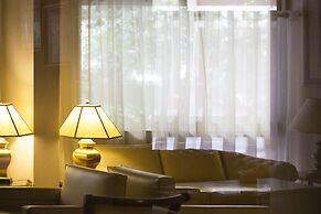 Mayflower Hotel