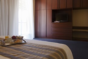 Mayflower Hotel