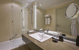 Suite Hotel Eden Mar, by PortoBay