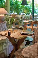 Suite Hotel Eden Mar, by PortoBay