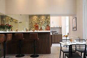 Reem Hotel