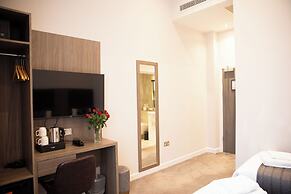 Reem Hotel