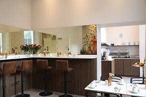 Reem Hotel