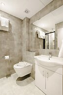 Reem Hotel