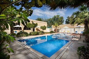 Metropolitan Al Mafraq Hotel