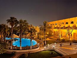 Metropolitan Al Mafraq Hotel