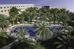 Metropolitan Al Mafraq Hotel