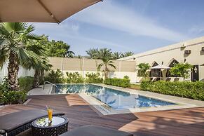 Metropolitan Al Mafraq Hotel