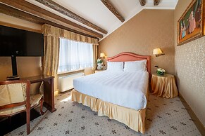 Colombina Hotel