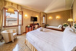 Colombina Hotel