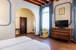 Colombina Hotel