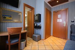 Hotel Lirico