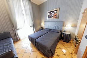 Hotel Lirico