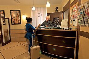 Hotel Lirico