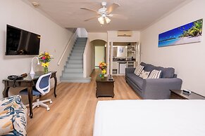 Savannah Beach Club Hotel