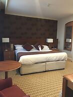 Crown and Mitre Hotel