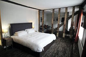 Saracens Head Hotel