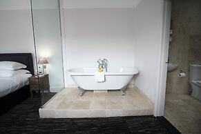 Saracens Head Hotel