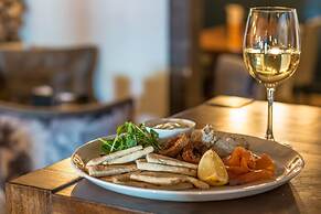 Saracens Head Hotel