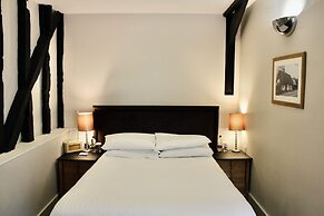 Saracens Head Hotel