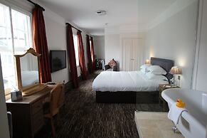Saracens Head Hotel