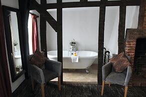 Saracens Head Hotel