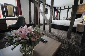 Saracens Head Hotel