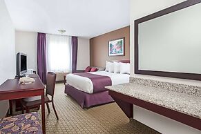Ramada by Wyndham Red Deer Hotel and Suites