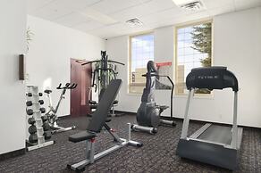Ramada by Wyndham Red Deer Hotel and Suites