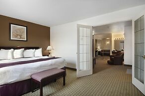 Ramada by Wyndham Red Deer Hotel and Suites