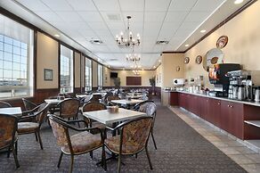 Ramada by Wyndham Red Deer Hotel and Suites
