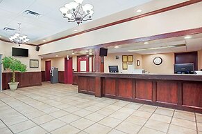 Ramada by Wyndham Red Deer Hotel and Suites