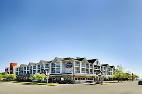 Lakeview Gimli Resort & Conference