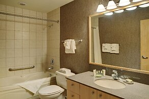 Lakeview Gimli Resort & Conference