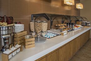 Best Western Plus Winnipeg Airport Hotel