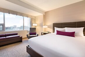 Coast Edmonton Plaza Hotel by APA