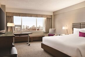 Coast Edmonton Plaza Hotel by APA