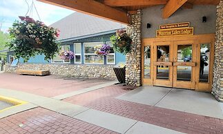 Waterton Lakes Lodge Resort