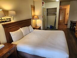 Waterton Lakes Lodge Resort