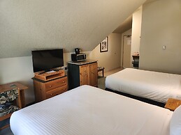 Waterton Lakes Lodge Resort