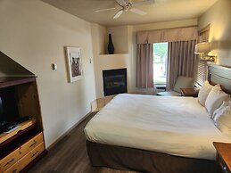 Waterton Lakes Lodge Resort