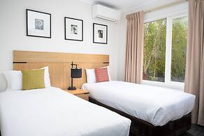 MainStay Suites Kew