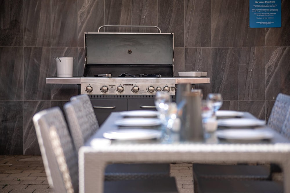 MainStay Suites Kew