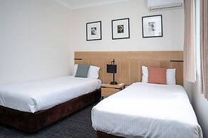MainStay Suites Kew