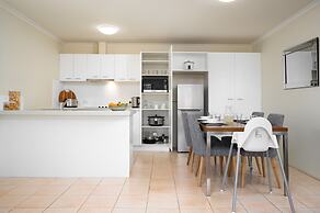MainStay Suites Kew