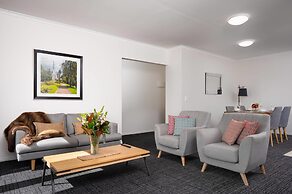 MainStay Suites Kew