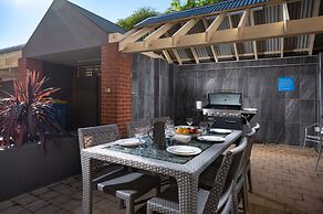 MainStay Suites Kew